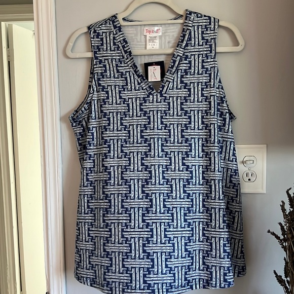 Sleeveless every day shirt perfect for jeans informal pants or shorts NO IRON - Picture 3 of 4